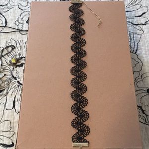 FREE WITH BUNDLE CHOKER